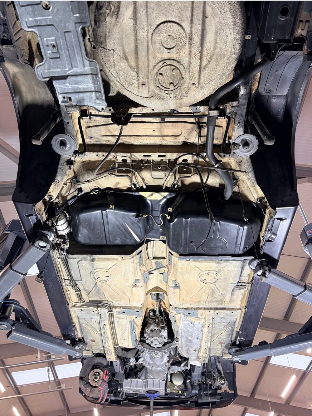 BMW E30 M3 underbody after dry ice blasting