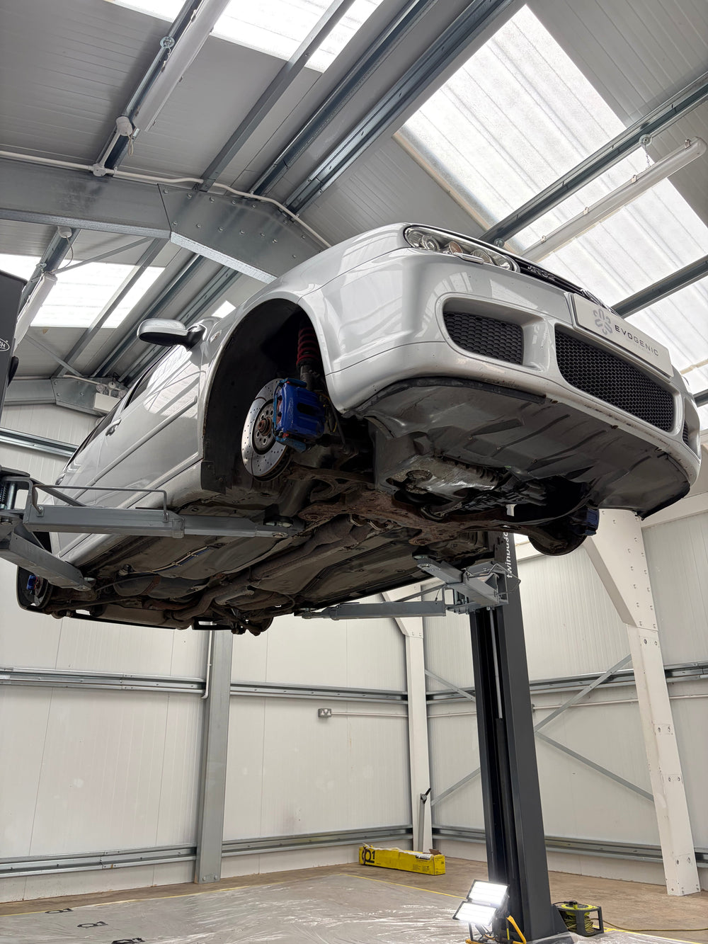 MK4 R32 on lift ready for dry ice blasting and underbody protection