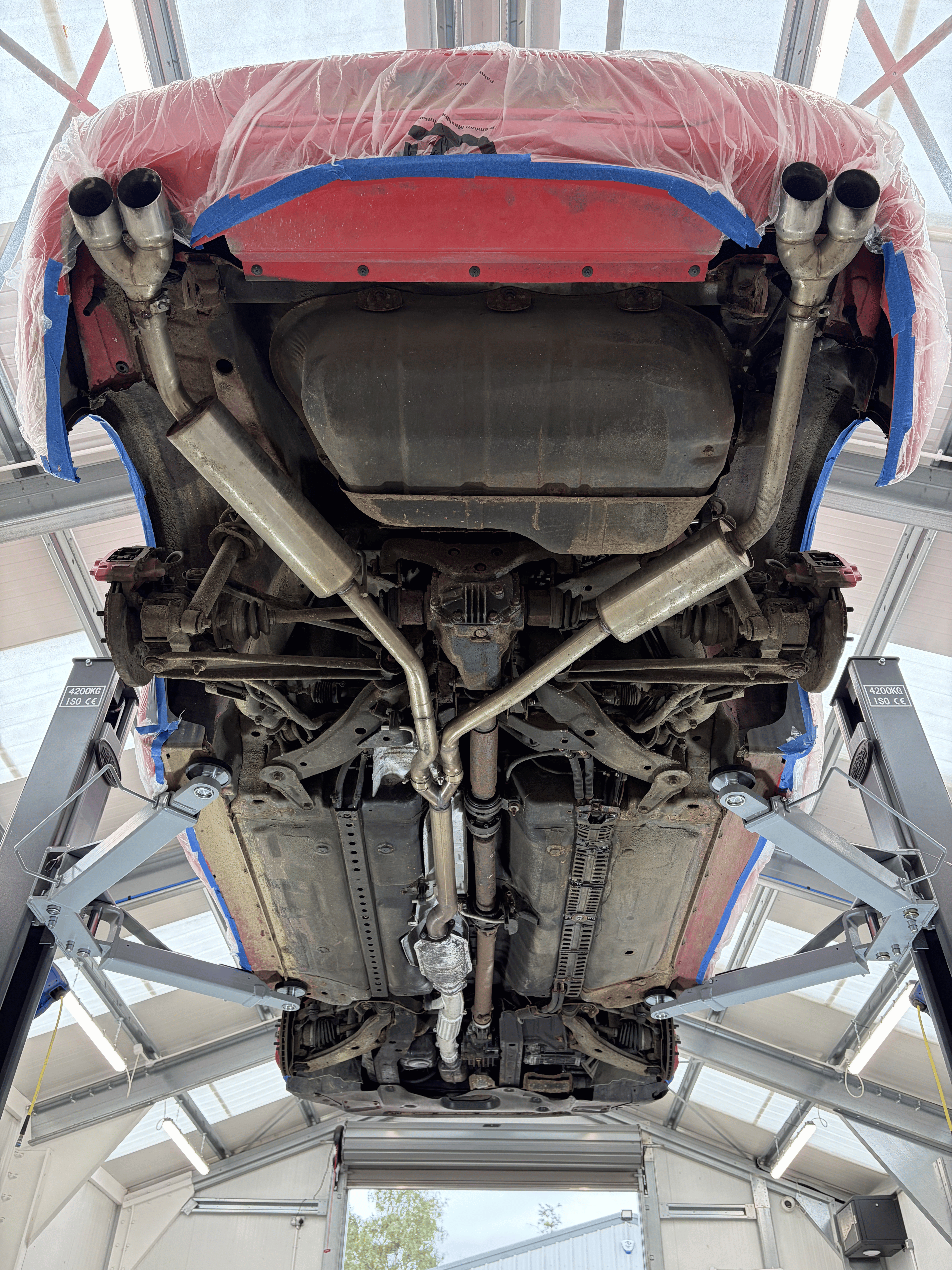 Mitsubishi 3000GT underbody before dry ice blasting 