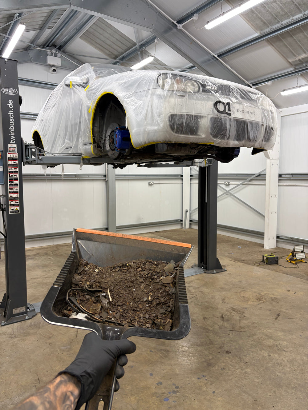 MK4 R32 rust treatment after underbody dry ice blasting