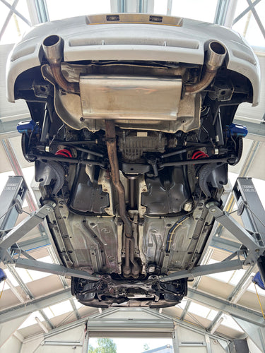 Golf R32 underbody on lift after dry ice blasting